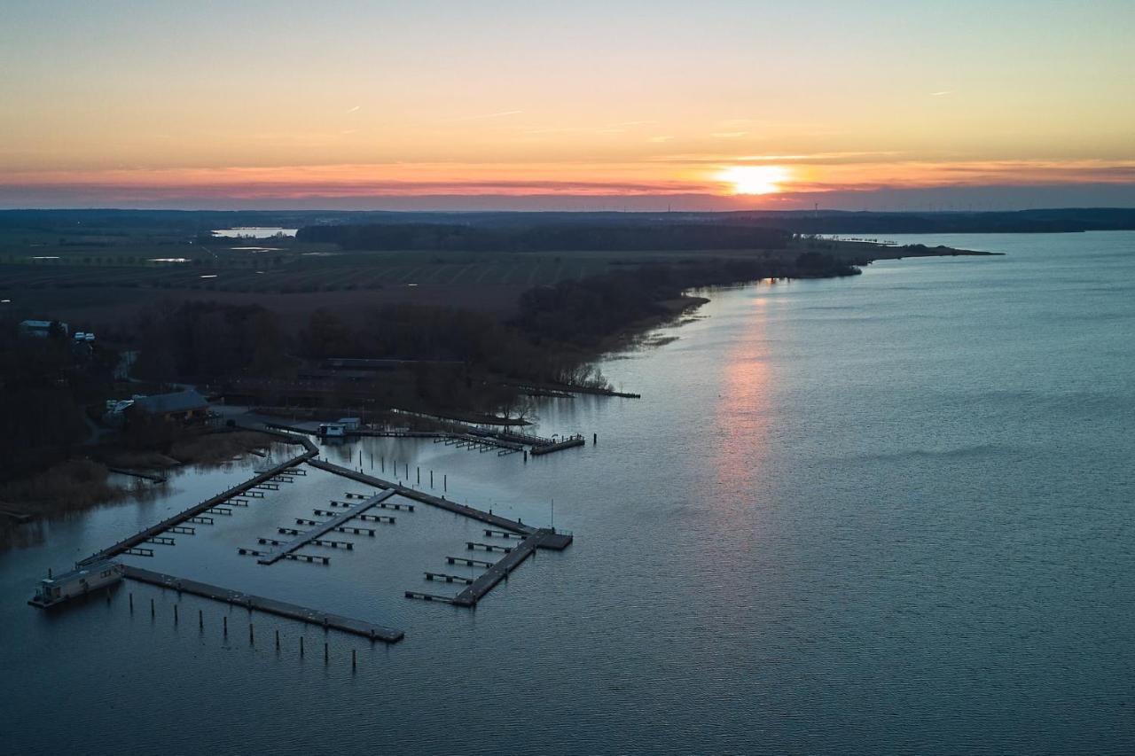 Fleesentraum Seevilla Kormoran - Direkt Am Fleesensee - Familien Und Aktivurlauber - Whirlpool Sauna Garten Nintendo - Sup Kanu Kajak Inklusive Göhren-Lebbin Extérieur photo